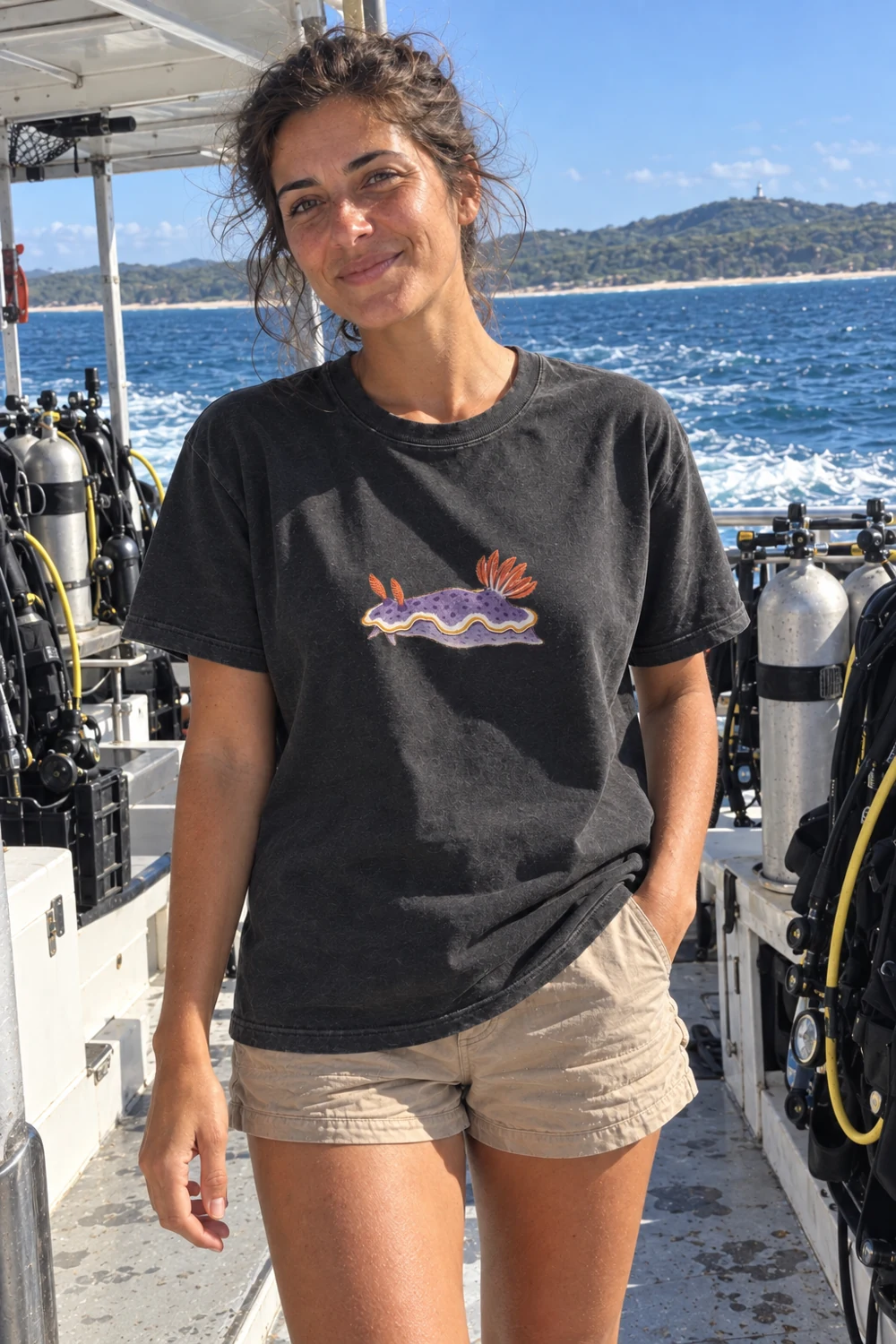 Apolegma nudibranch Little Shoal t-shirt in Washed black