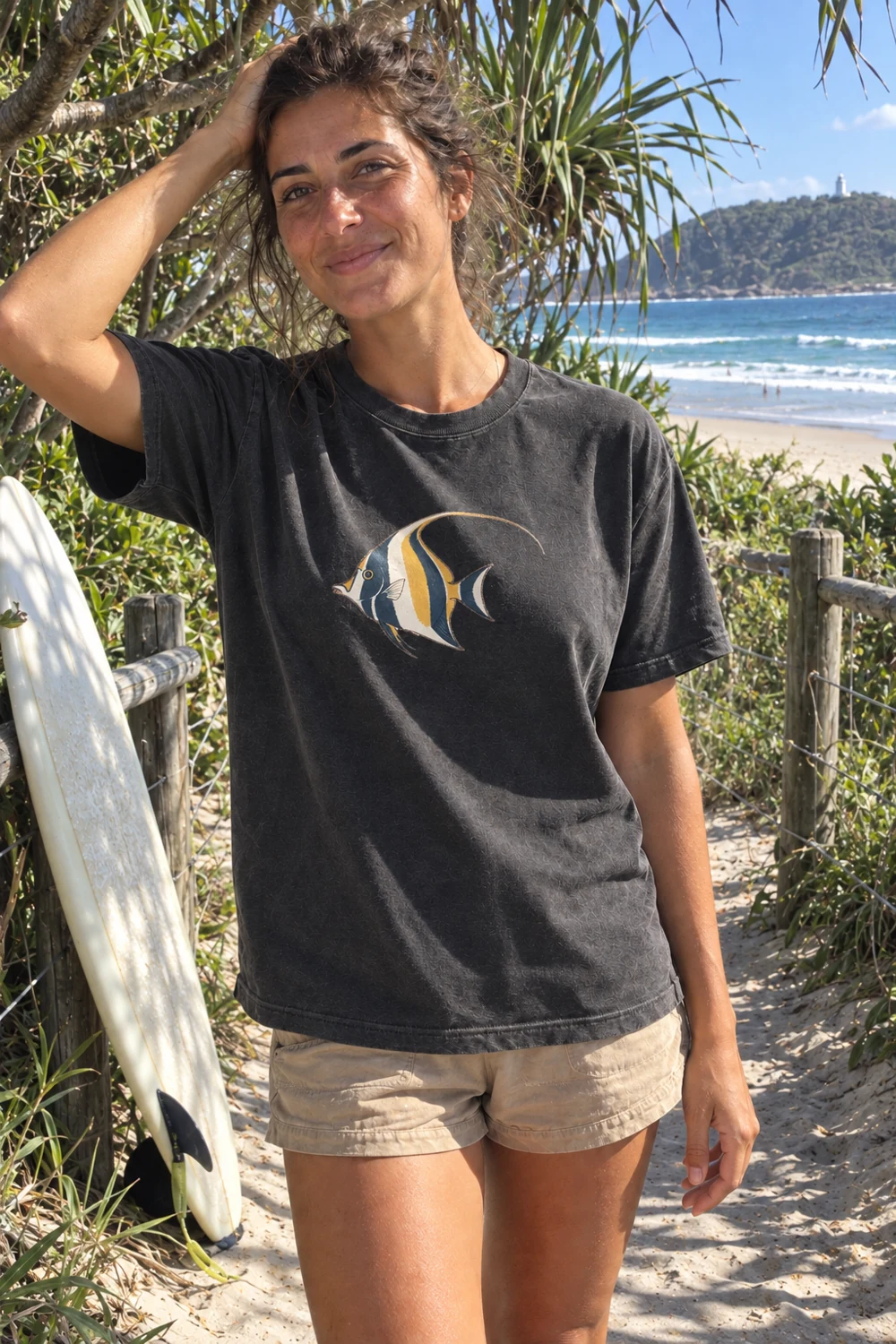 Moorish idol Little Shoal t-shirt in Washed black