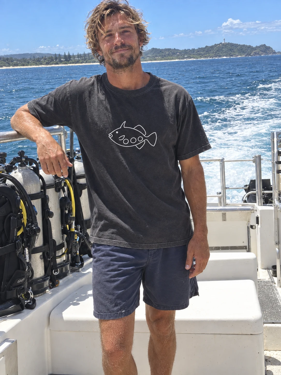 Clown triggerfish Night Dive t-shirt in Washed black