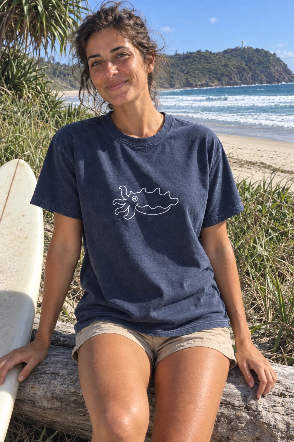 Flamboyant cuttlefish Night Dive t-shirt in Navy