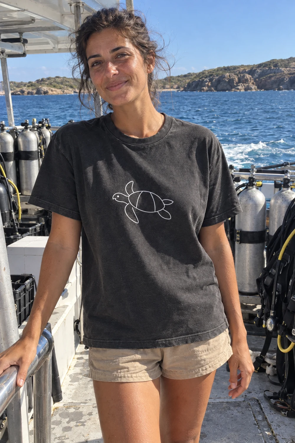 Hawksbill turtle worn by our female model in Washed black
