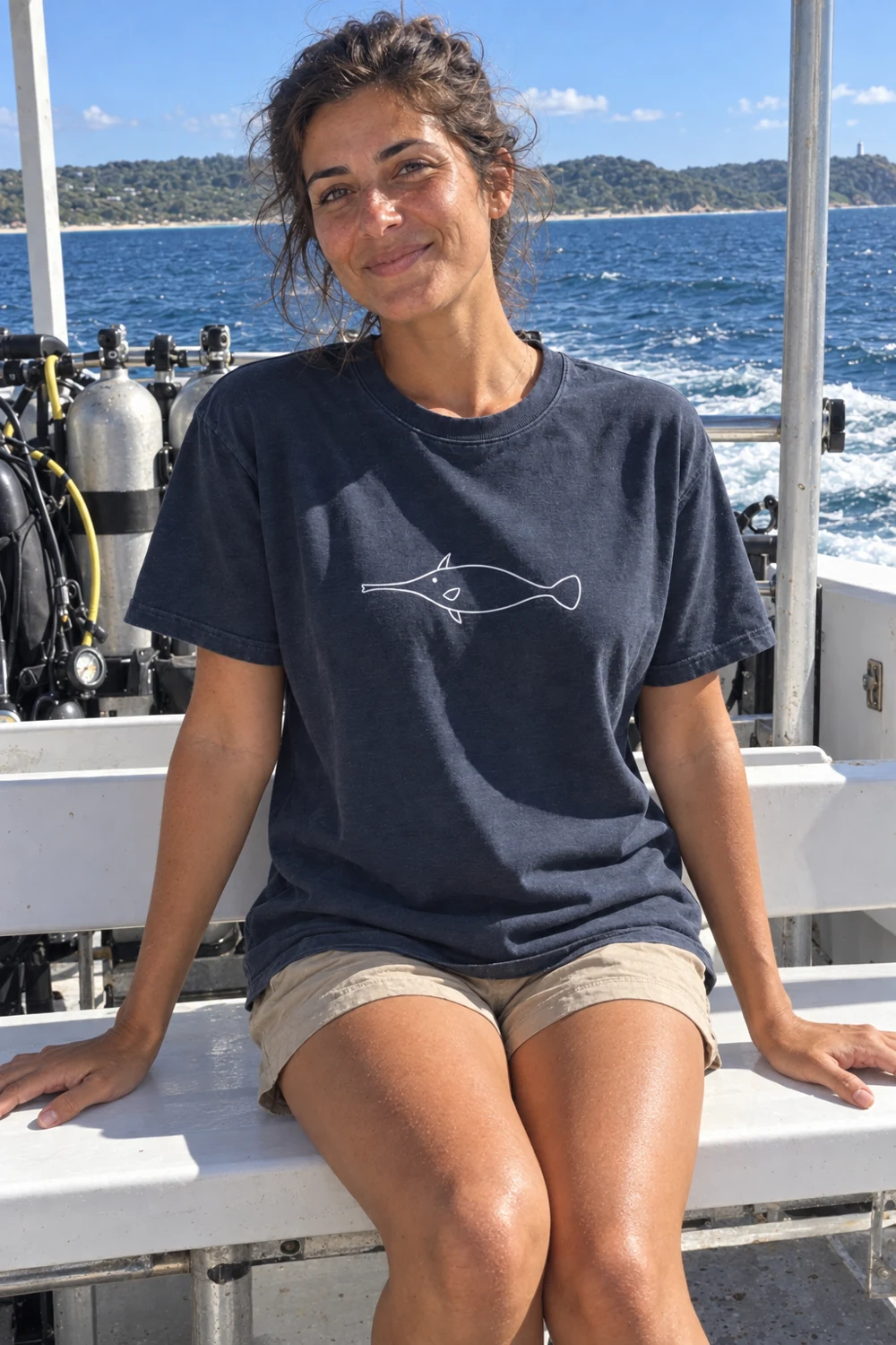 Orange-spotted filefish Night Dive t-shirt in Navy