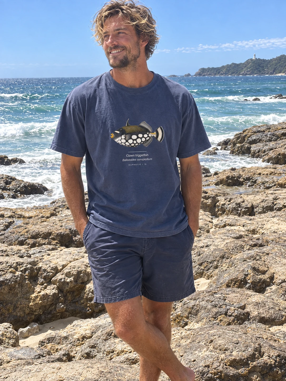 Clown triggerfish Reef Plates t-shirt in Navy