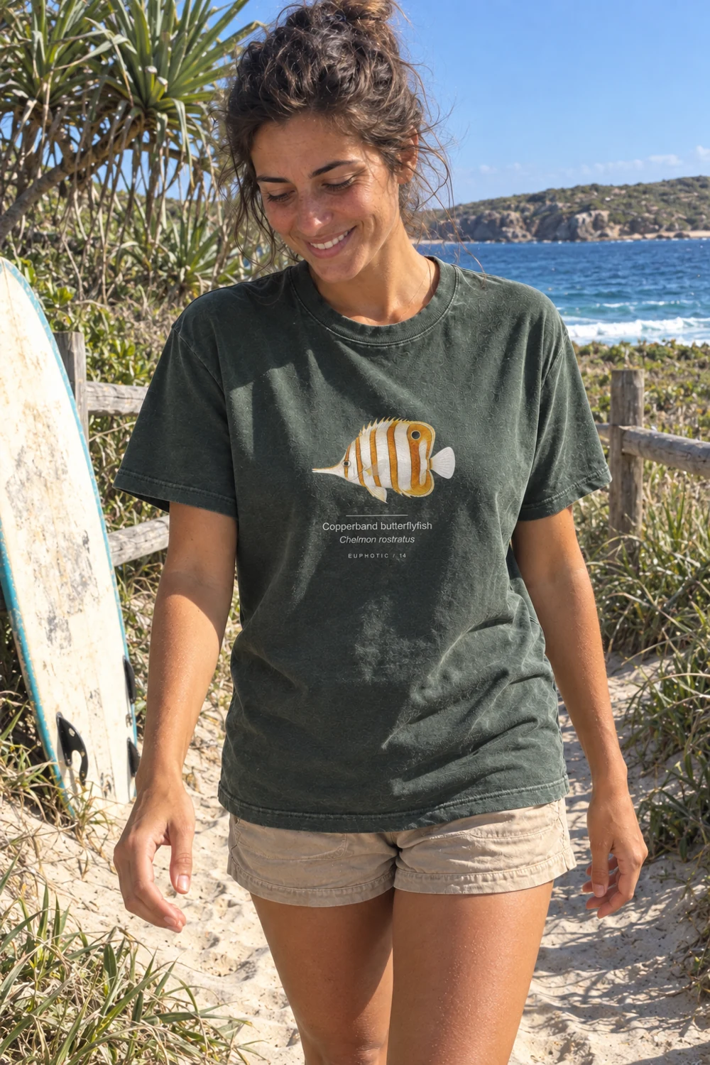 Copperband butterflyfish Reef Plates t-shirt in Forest green
