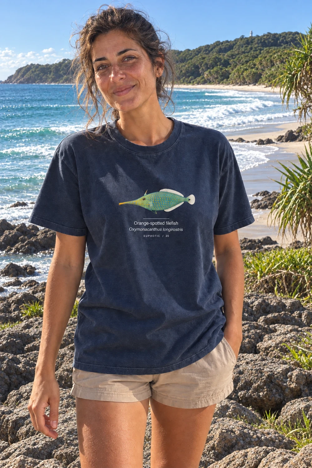 Orange-spotted filefish Reef Plates t-shirt in Navy