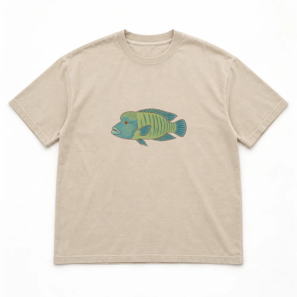 Humphead Māori wrasse Little Shoal tee in Washed sand