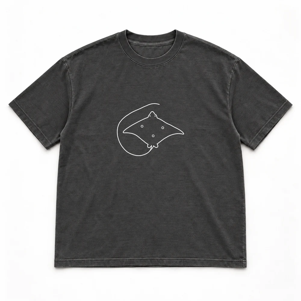 Ornate eagle ray Night Dive tee in Washed black