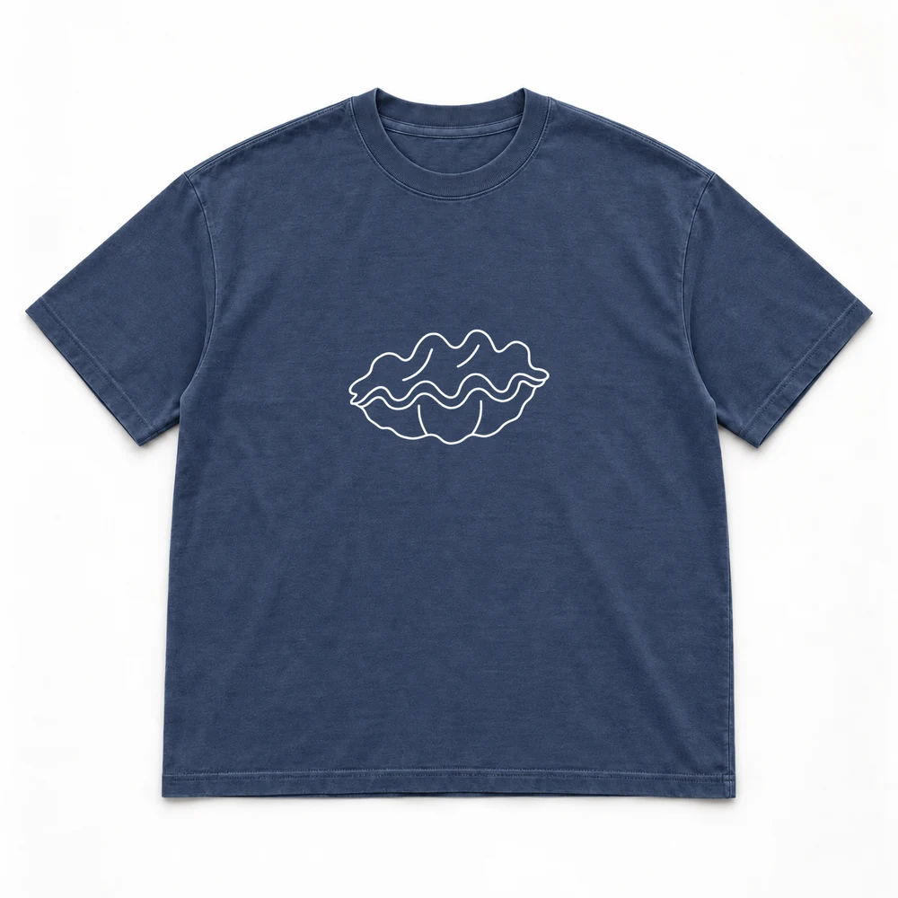 Small giant clam, Navy tee